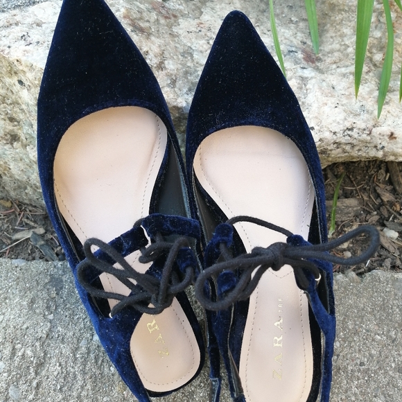 ZARA Authentic Blue Velvet Low Heels - Picture 4 of 4